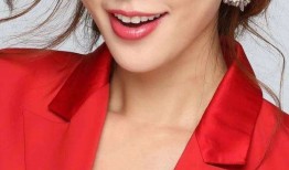 林志玲彻底塌房！20年国民好感一朝清零陈冠希10年前骂她太假竟成预言全网沉默